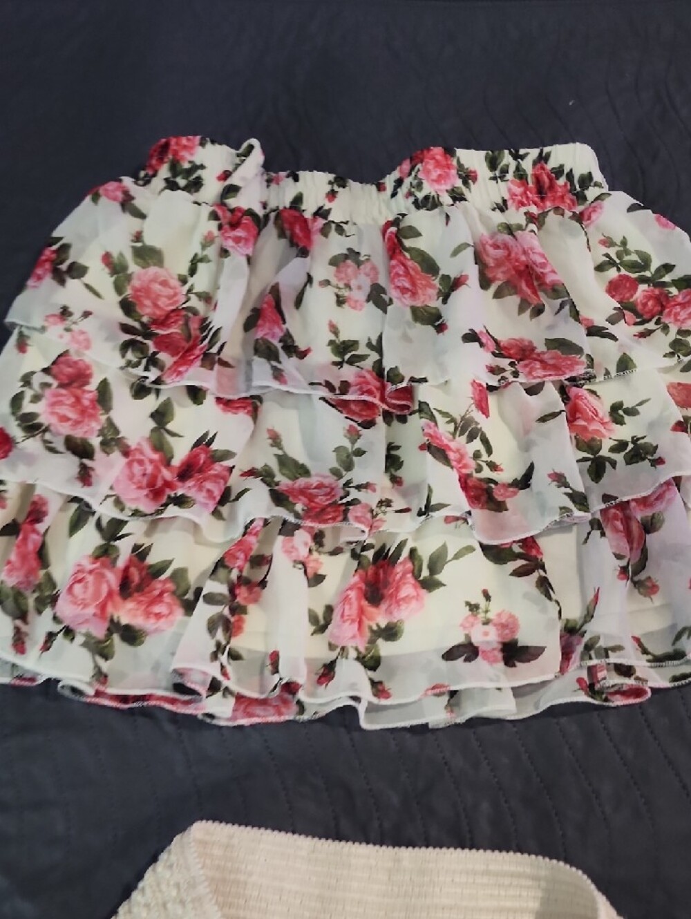2 Pc Fashion Magazine Cream Textured Skirt with Satin Lining - Picture 3 of 5